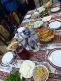 06 Mittagessen im Wohnzimmer einer armenischen Familie